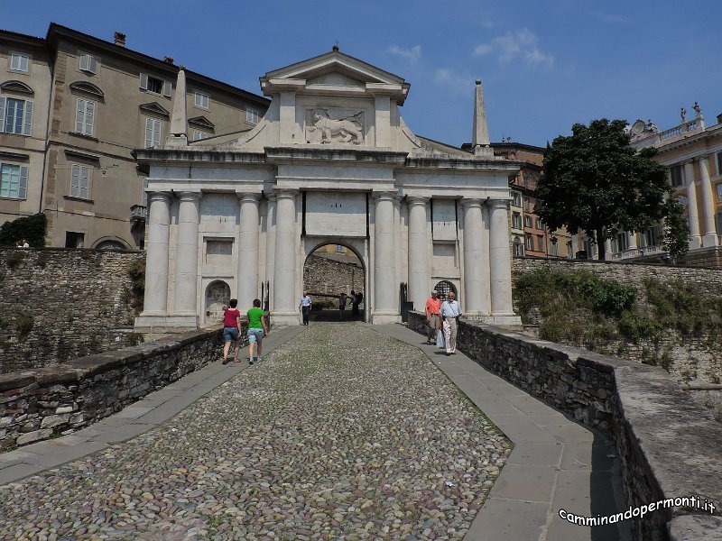 58 Porta San Giacomo.JPG -           